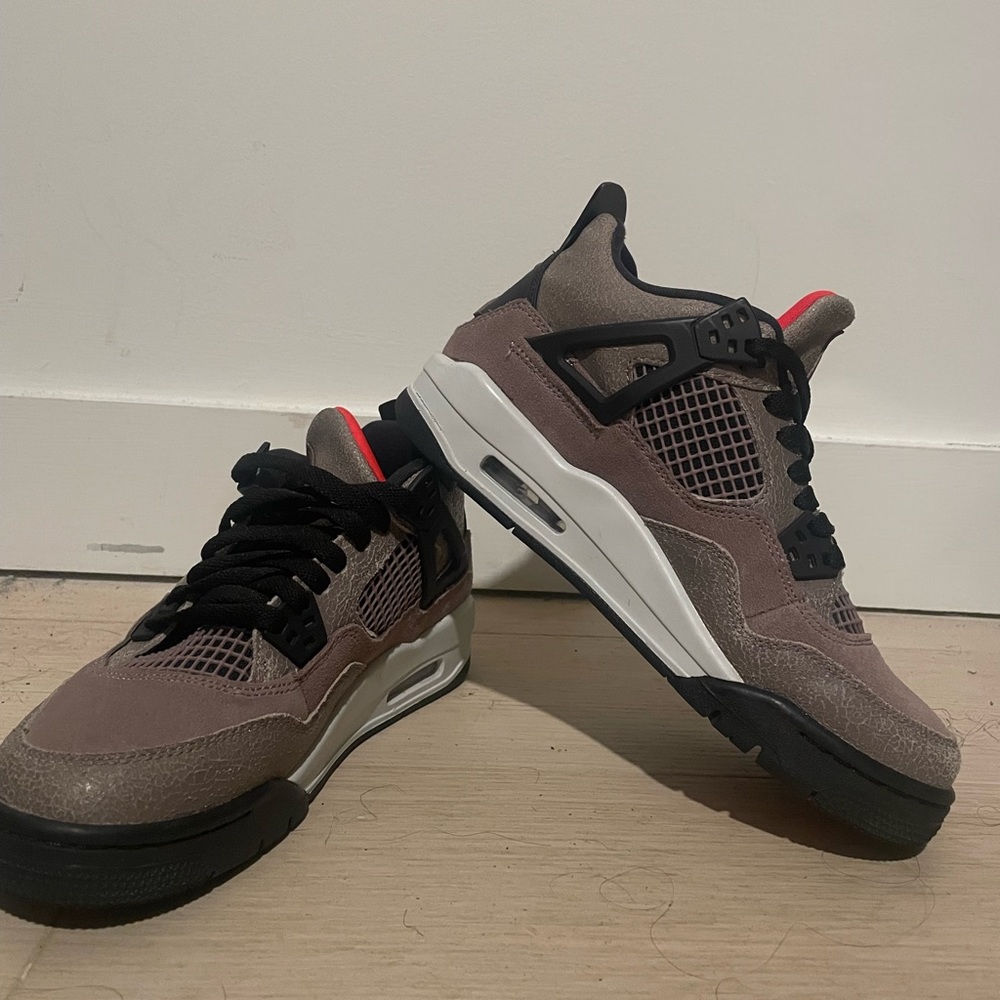 Retro 4 Jordans - Taupe Haze size 7.5 youth 6 - new condition